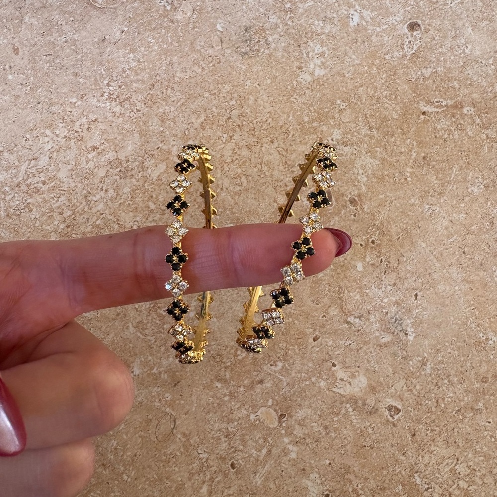 Elegant Gold and Black bangles - Picture 3 of 8